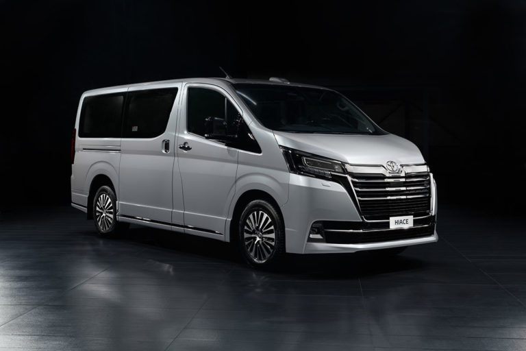 Toyota-hyace (1)